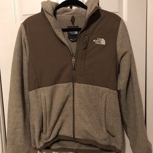 Women’s north face hooded fleece size medium